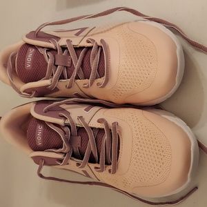 Vionic Energy Sneakers W8.5